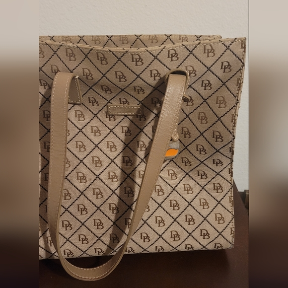 Dooney and Burke purse - Picture 1 of 3